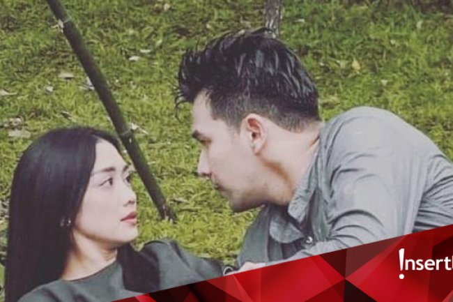 Jonathan Frizzy Serius dengan Ririn Dwi Ariyanti?