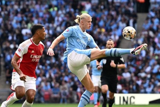 Viral Haaland Beri Kode Treble Winner Saat Dicemooh Fans Arsenal