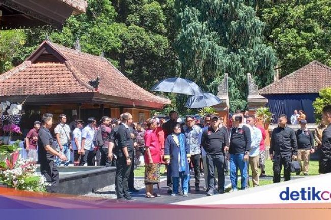 Kunjungi Kebun Raya Candikuning Bali, Megawati Disambut Gubernur Koster
