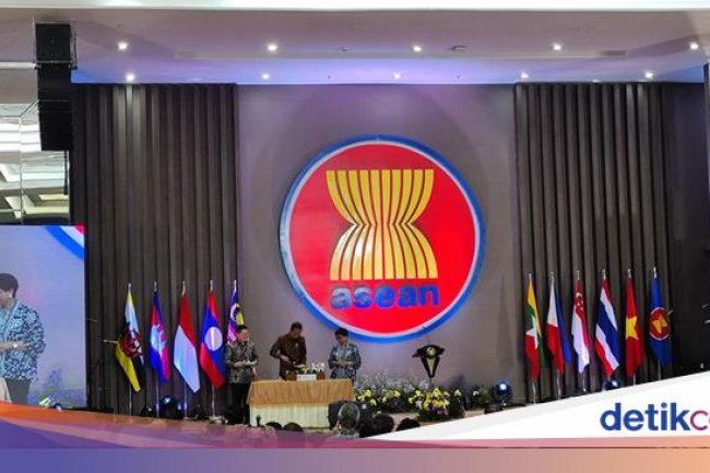 Cerita Jokowi soal Para Dubes Minta Diajak Naik Kereta Cepat Jakarta-Bandung