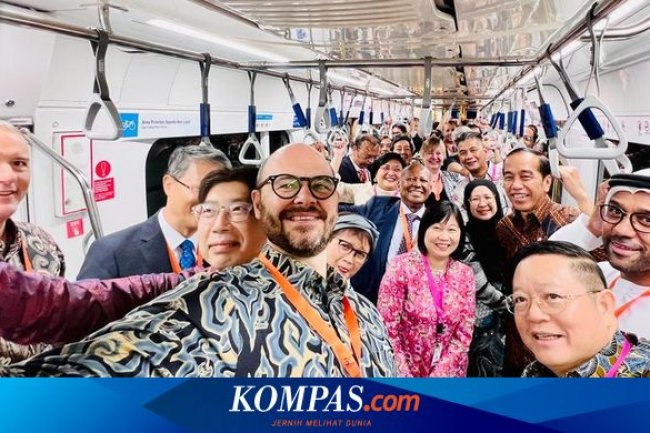 Momen Jokowi Naik MRT Bareng Duta Besar Negara ASEAN