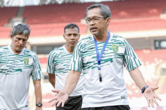 Nasib Tak Jelas Di Persebaya, Aji Santoso Diisukan Bakal Latih PSS Sleman, Benarkah?