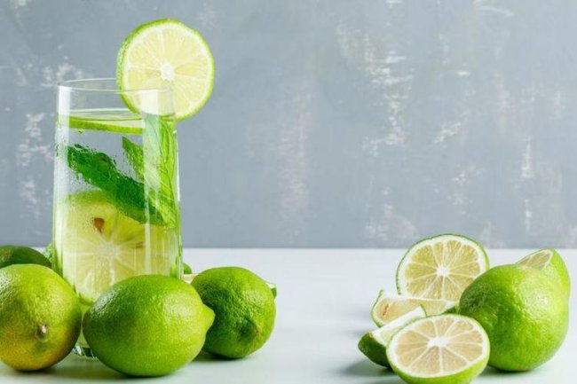 Mulai Hari Ini Biasakan Minum Air Jeruk Nipis di Pagi Hari, Dijamin Gak Menyesal karena Khasiatnya Luar Biasa