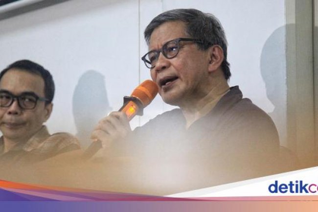 Disebut Hina Marga Laoly, Rocky Gerung: Yasonna Nyebar Hoax!