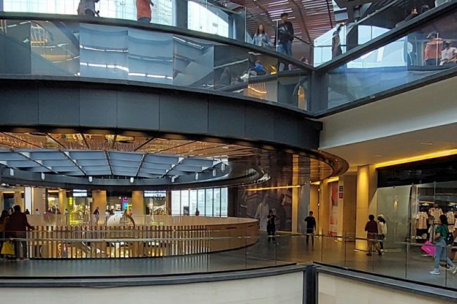 Hanya 5 Km dari Bandara Internasional Adisucipto, Pusat Perbelanjaan Terbesar di Yogyakarta Ini Miliki Desain Mewah: Luasnya Capai 120 ribu Mp!