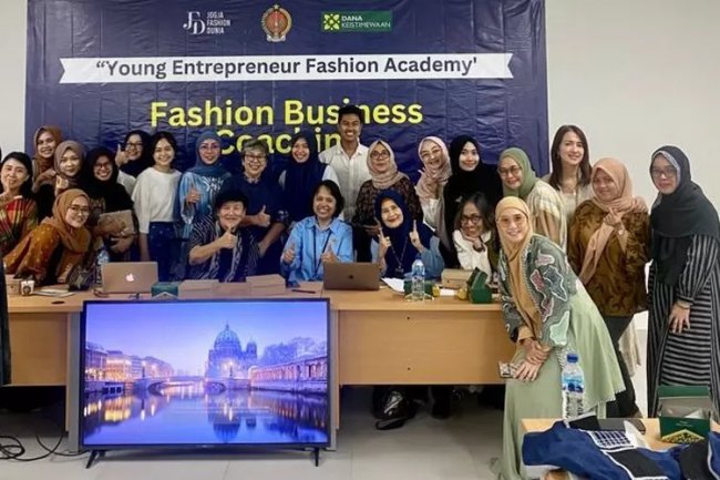 Fashion Business Coaching Wadahi 25 Desainer Muda DIY Untuk Go Internasional