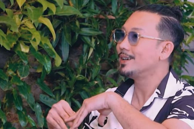 Denny Sumargo Didatangi Ustaz Khalid Basalamah, Girang Dapat Buku Ajaran Islam