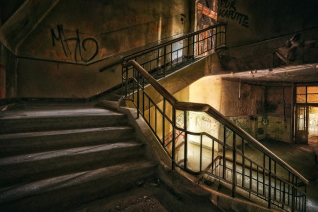 Cuma 20,5 Km dari Bandara Internasional Banyuwangi, Pusat Perbelanjaan yang Pernah Berjaya di Bumi Blambangan Kini Bangkrut: Ada Bangkai Pesawatnya?