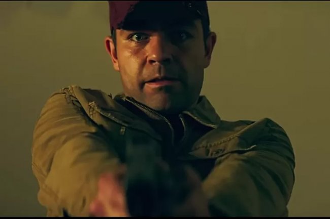 Sinopsis film Arsenal, mampukah Adrian Greiner selamatkan Johnathon Schaech dari cengkeraman Nicolas Cage?