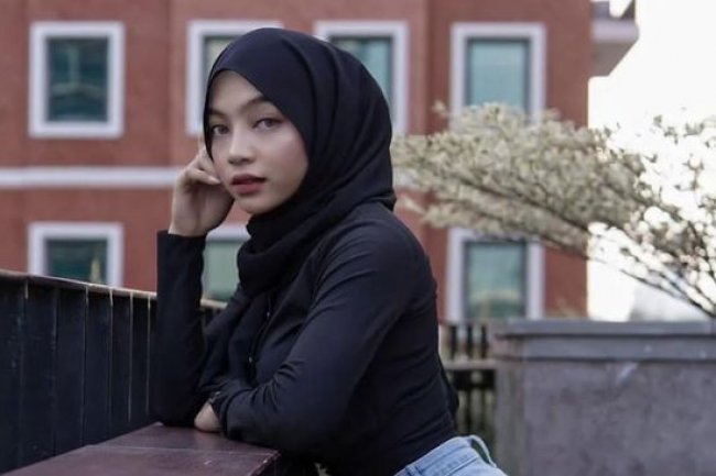 Selebgram Oklin Fia Diperiksa soal Konten Jilat Es Krim Hari Ini