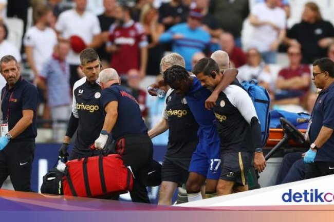 Pemain Bertumbangan, Chelsea Lagi Sial Saja