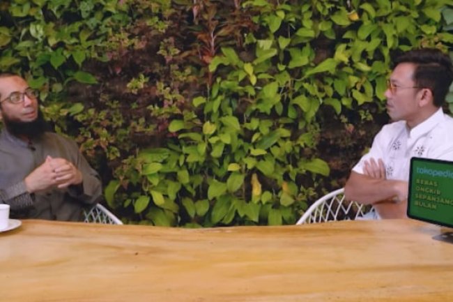 Denny Sumargo: Gimana Nikah Beda Agama? Ini Jawaban Menohok Ustaz Khalid Basalamah