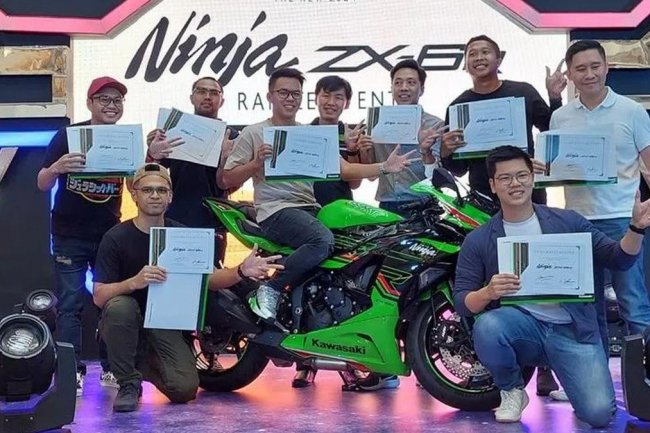 Kawasaki Ninja ZX-6R Terbaru Mulai Diserahkan ke Pembeli