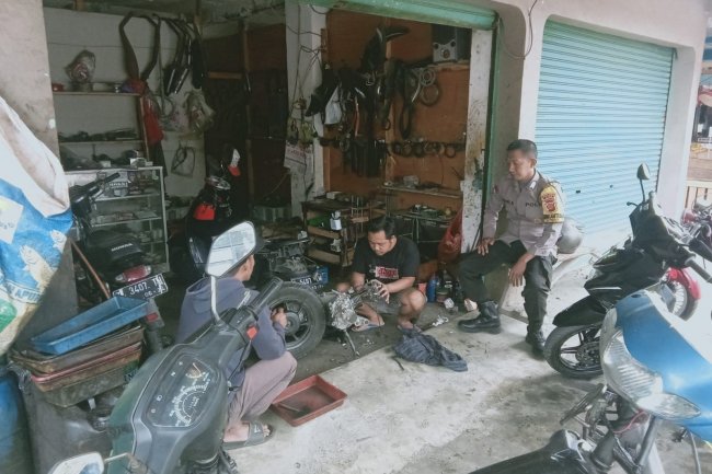 Jalin Silaturahmi, Polsek Kawali Polres Ciamis Sambang kepada Komunitas Otomotif di Desa Margamulya