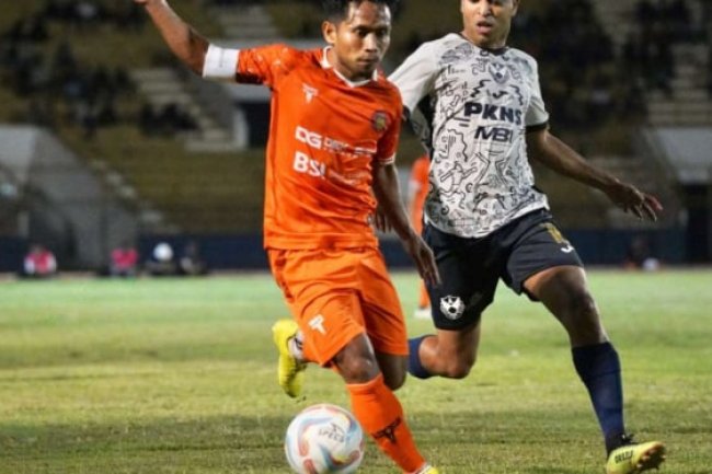 Debut di Persiraja, Andik Vermansah Repotkan Pertahanan Selangor FC