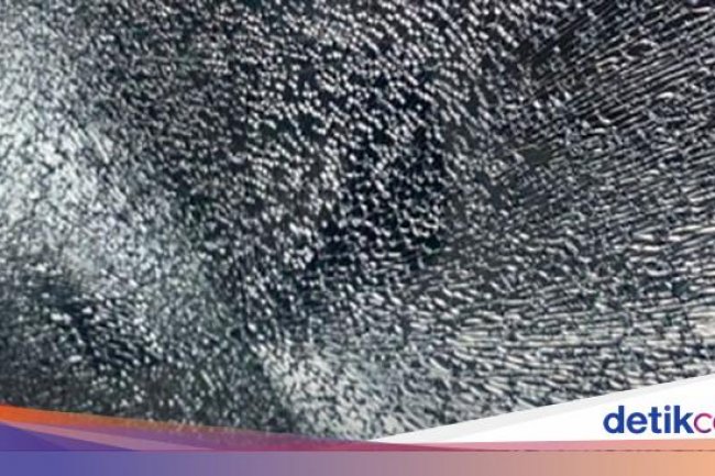 Lagi! Mobil di Depok Dilempar OTK saat Berjalan Tanpa Alasan Jelas