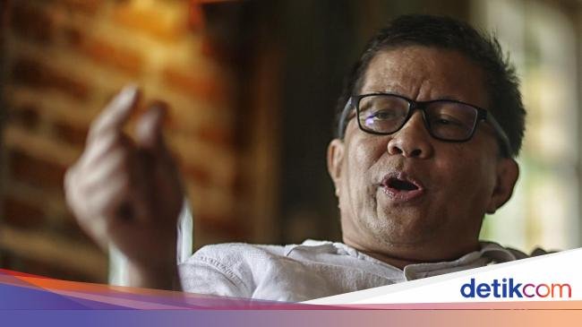 Dipolisikan, Rocky Gerung Ungkap Alasan Sentil Jokowi Pakai Kata 'Bajingan'