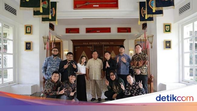 Prabowo Terima Influencer di Kemhan, Ada Bintang Emon hingga Coki Pardede