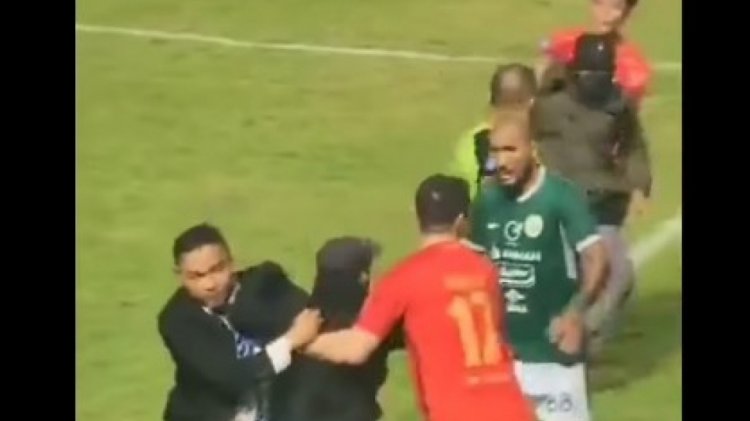 Kalah Saat Lawan Persija, Suporter PSS Sleman Ngamuk Kejar Wasit dan Pemain