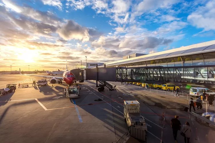 Landasan Pacunya 3,57 KM, Bandara Internasional di Papua Ini Ternyata Dibangun Sejak Zaman Perang...