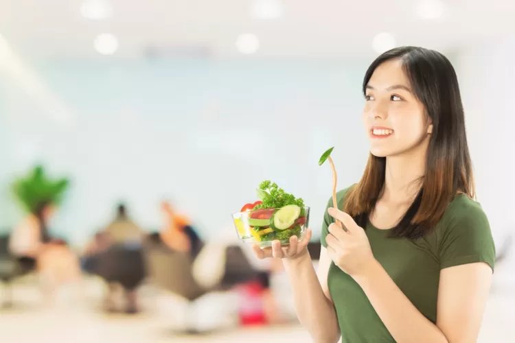 Tips Menjadi Vegetarian: Perhatikan 4 Hal Ini Jika Tidak Ingin Bahaya dan Tingkatkan Resiko Patah Tulang!