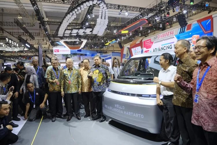 Menko Airlangga Sebut Industri Otomotif Jadi Backbone Pertumbuhan Perekonomian Nasional