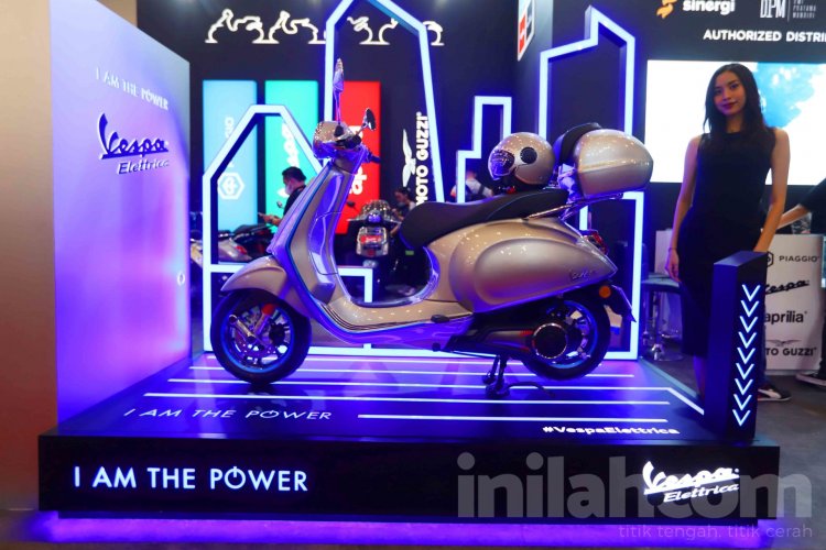 Foto: Vespa Elettrica Unjuk Gigi di Ajang Otomotif GIIAS 2023