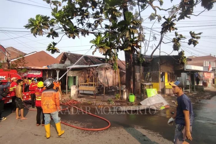 16 Peristiwa Kebakaran Melanda Kota Mojokerto, Didominasi Korsleting dan Bakar sampah, Ini Catatan Petugas PMK