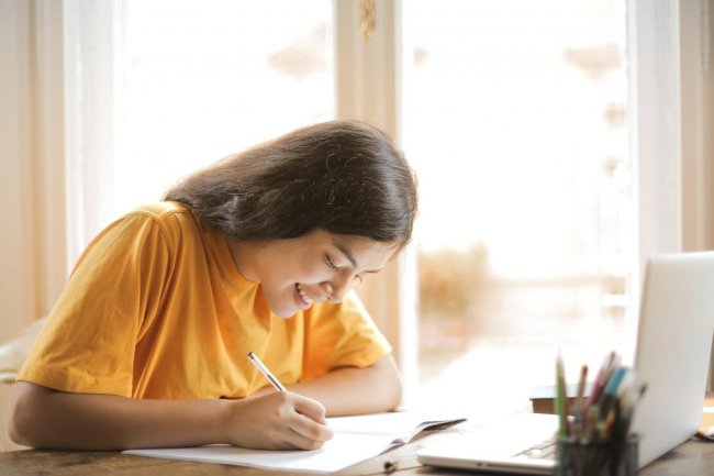 7 Rekomendasi Website Artikel Jurnal Nasional dan Internasional untuk Referensi Tugas Kuliah dan Skripsi