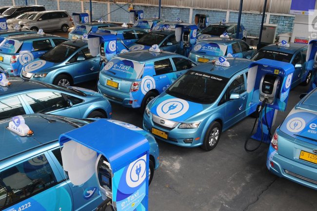 Blue Bird Rencanakan Peremajaan Taksi Listrik Akhir 2023