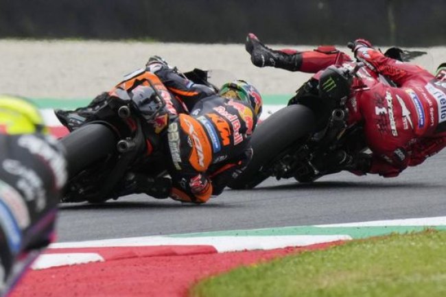 Binder Nangis Usai Lindas Kaki Bagnaia di MotoGP Catalunya