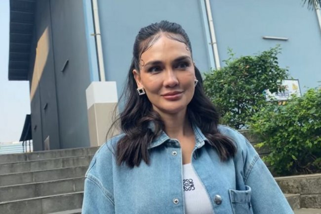 Mbak Rara Pawang Hujan Ramal Jodoh Asli Luna Maya, Benarkah Maxime Bouttier?