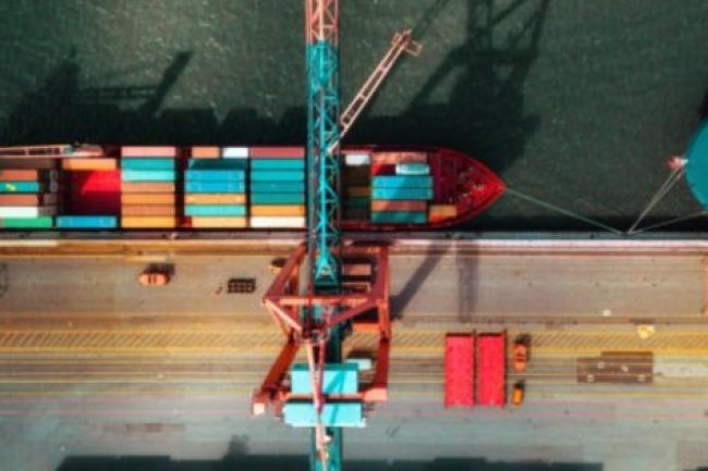 Pengertian, Manfaat, dan Hambatan Perdagangan Internasional