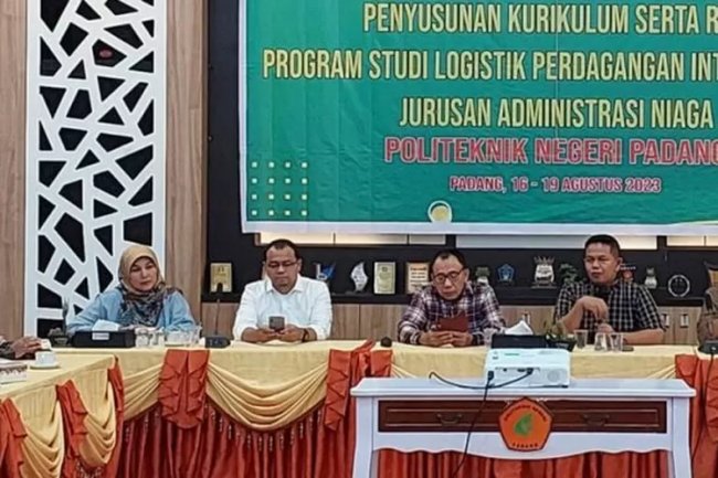 PNP Gelar Workshop Penyusunan Kurikulum & RPS Prodi Logistik Perdagangan Internasional