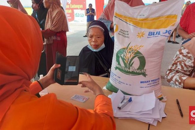 21 Juta Rakyat Miskin Dapat Bansos Beras 10 Kg 3 Bulan Berturut-Turut