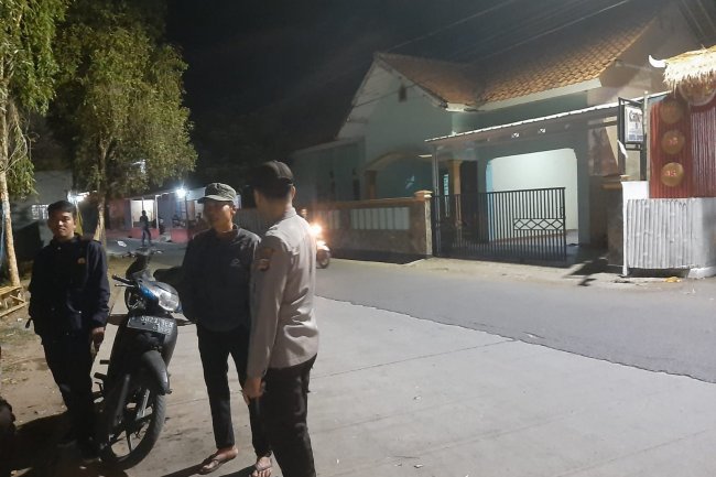 Cara Bhabinkamtibmas Desa Salam Jaya Laksanakan Binluh Komunitas