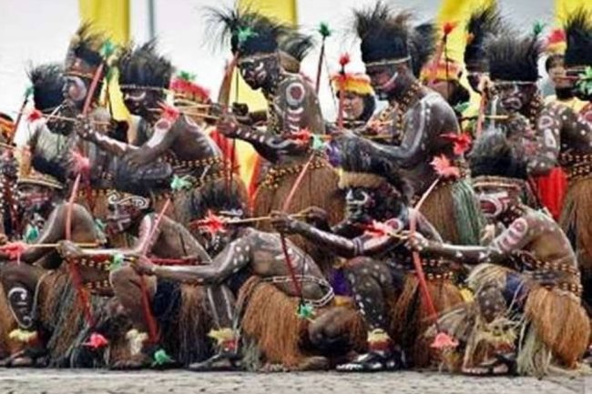 Kisah Suku Asmat Balas Dendam Peristiwa Awyu Oleh Belanda, Naas Putra Wapres AS Terbunuh