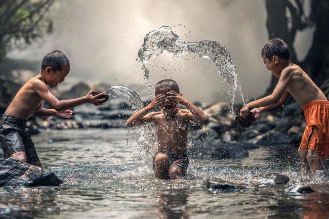 Indonesia Peringkat 1 Negara Paling Positif di Dunia Versi Gallup 2023