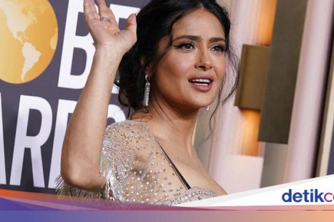Salma Hayek Pamer Berbikini di Usia 57, Penampilan Awet Mudanya Dipuji