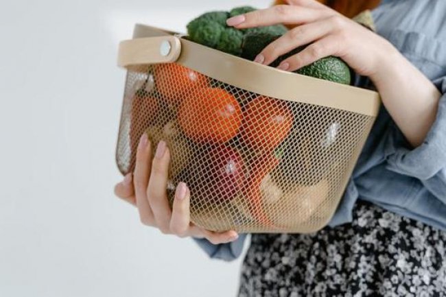 7 Jenis Buah dan Sayuran yang Ampuh Bakar Lemak Secara Alami saat Kamu Tidur