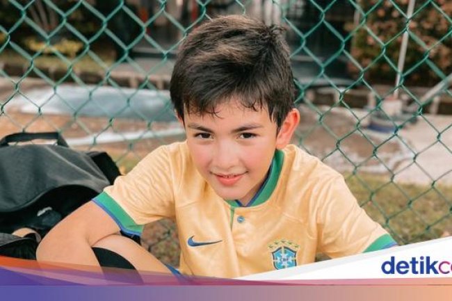 8 Foto Quenzino Putra Carissa Putri, Paras Ganteng Blasteran Bikin Salfok