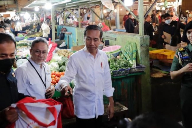 Jokowi Ungkap Penyebab Penjualan UMKM hingga Pasar Anjlok
