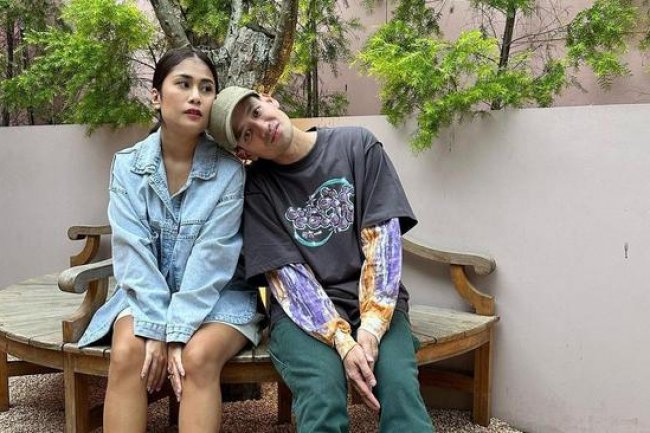 Lama Tak Terlihat, Intip 7 Potret Tarra Budiman dan Istri dengan Penampilan Baru