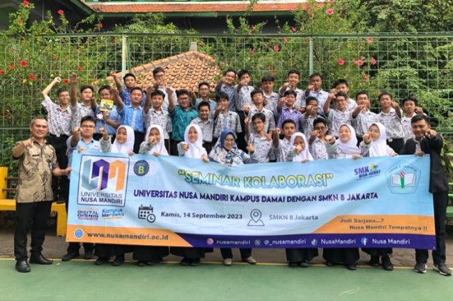 Dosen UNM Jadi Narasumber Seminar Kolaborasi Teknologi Informasi di SMKN 8 Jakarta
