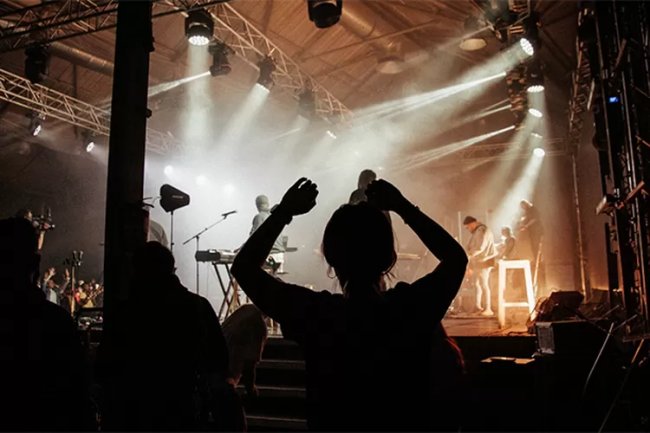 Berangkat Kuy, 7 Manfaat Menonton Konser Musik untuk Kesehatan, Rangsang Sensorik hingga Mengurangi Stres