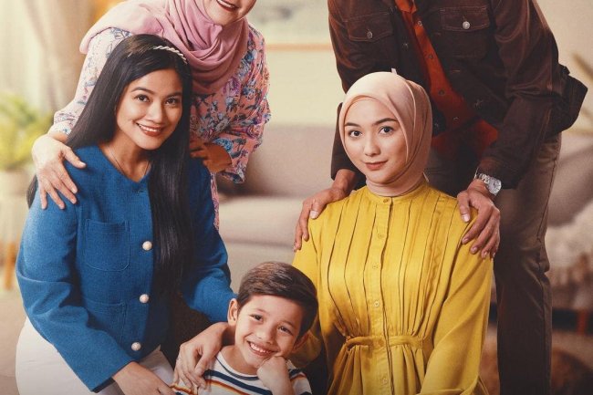 Sinopsis Film Air Mata di Ujung Sajadah, Bikin Mewek Kisah Haru Perjuangan Ibu Terpisah dari Anaknya selama 7 Tahun