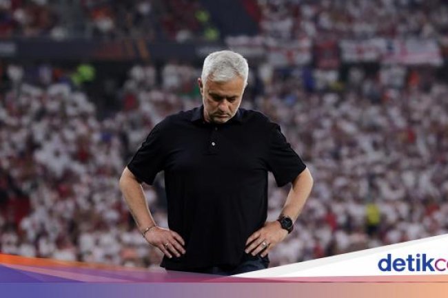 Roma Dihajar Genoa, Mourinho: Ini Terburuk!