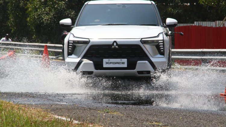 Mitsubishi XForce Aman Terjang Banjir, Asal Segini Batas Ketinggian Airnya