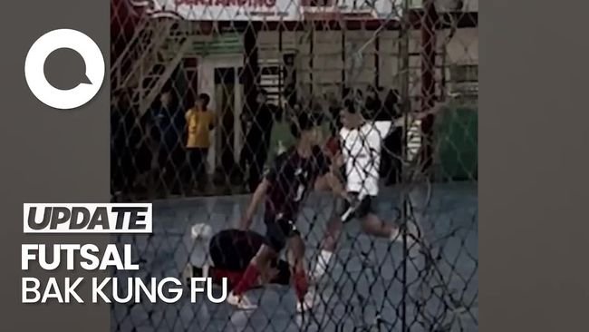 Detik-detik Atlet Futsal Blitar Ditendang Lawan saat Selebrasi Sujud