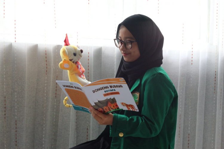 Mahasiswa UNAND Ciptakan Botafa : Boneka Tangan Fauna dan Buku Cerita Rakyat Berbasis Teknologi